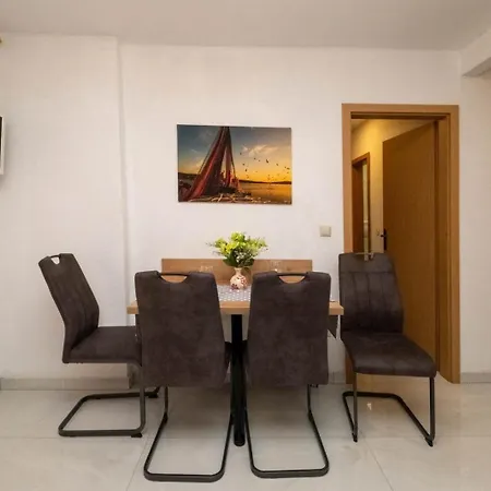 Serbecic 2 Apartment Malinska