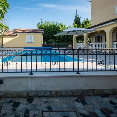 Serbecic 2 Apartment Malinska