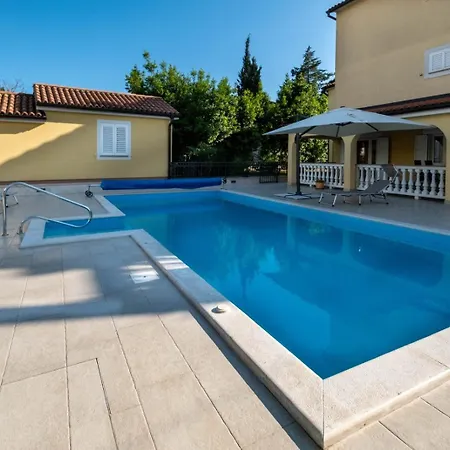 Serbecic 2 Apartment
