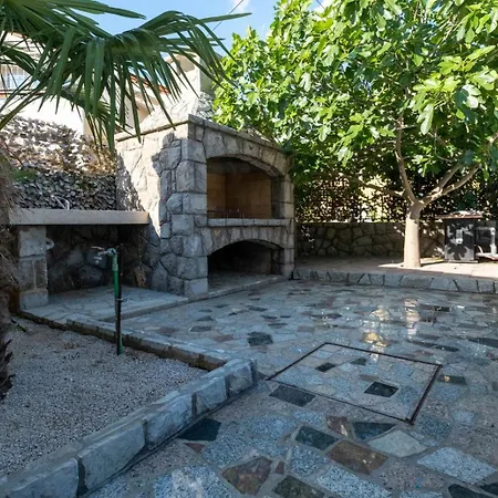 Serbecic 2 Apartment