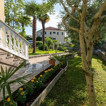 Serbecic 2 Апартаменты Малинска