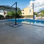 Διαμέρισμα Serbecic 2 *