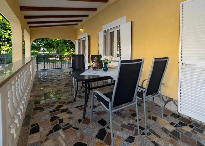 Apartamento Serbecic 2 *