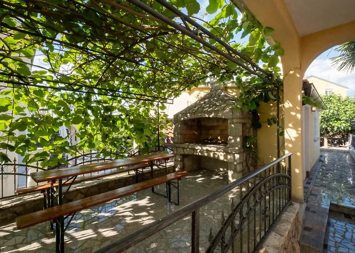 Apartamento Serbecic 2 *